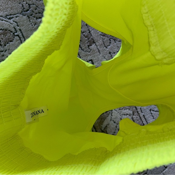 Zenana Windbreaker Smocked Waistband Running Shorts Neon Lime - Picture 4 of 4